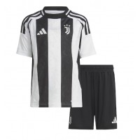 Camiseta Juventus Andrea Cambiaso #27 Primera Equipación Replica 2024-25 para niños mangas cortas (+ Pantalones cortos)